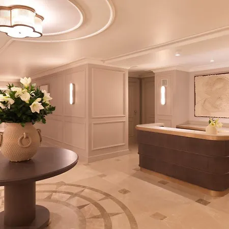 The Bristol Ξενοδοχείο 5*