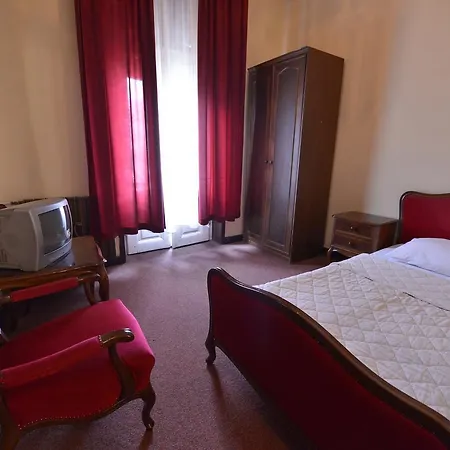 The Bristol Ξενοδοχείο 5*